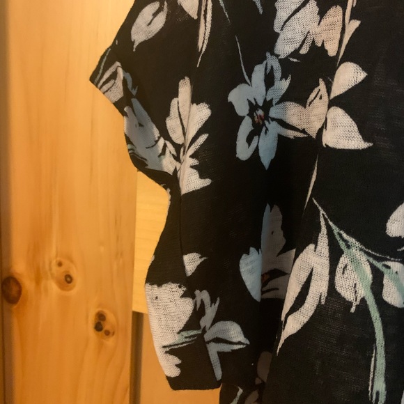 NEW! Maurices Top - Picture 5 of 9